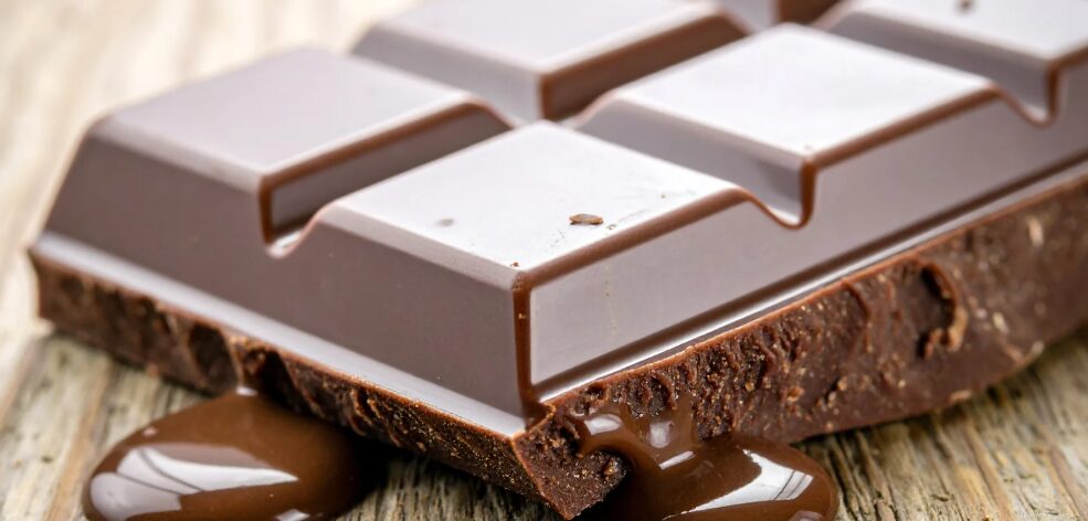 Roban un camión con 12 toneladas de chocolates