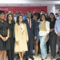 Embajadora Leah Campos visita redacción de De Último Minuto