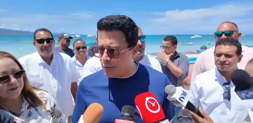 Collado defiende la gestión pública y pide cuidar los destinos turísticos