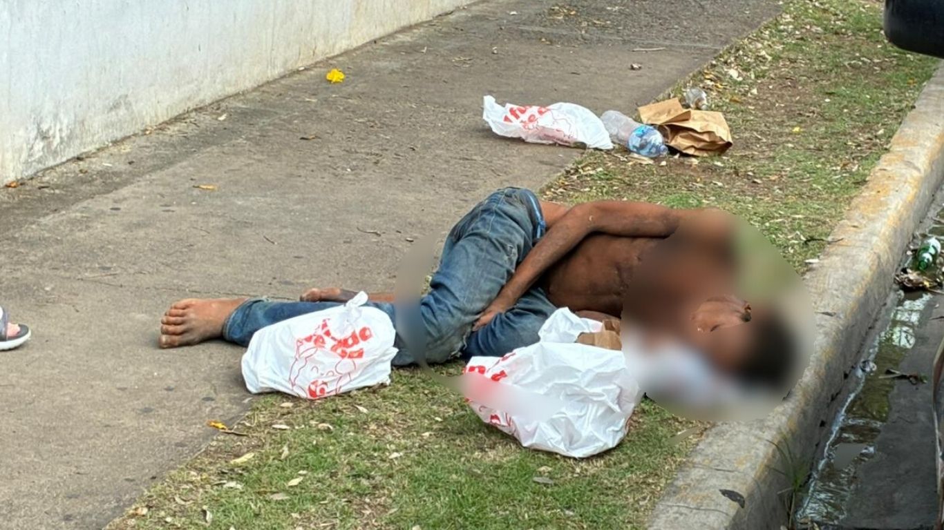 Adolescente en estado crítico genera preocupación en las afueras de supermercado en la Av. Winston Churchill