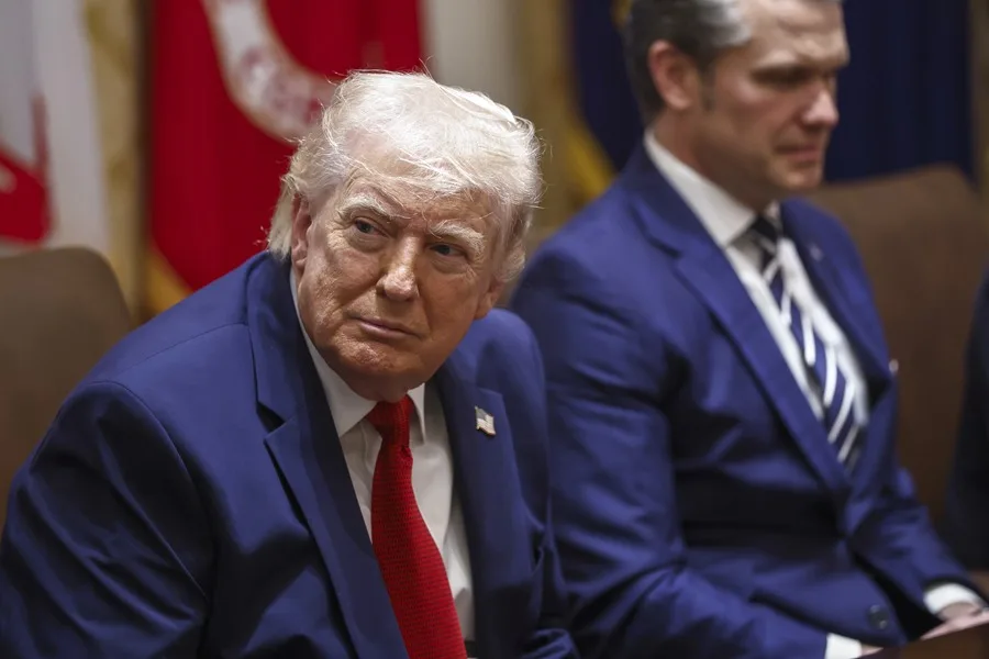 Trump firma una orden ejecutiva para limitar el voto por correo