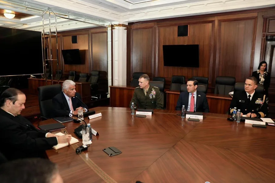 El jefe del Comando Sur de EE.UU. advierte sobre la amenaza de China, Rusia e Irán en la región
