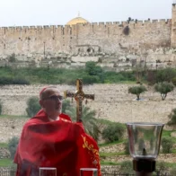 La Policía israelí impide al Patriarca Latino de Jerusalén dar la misa del Domingo de Ramos