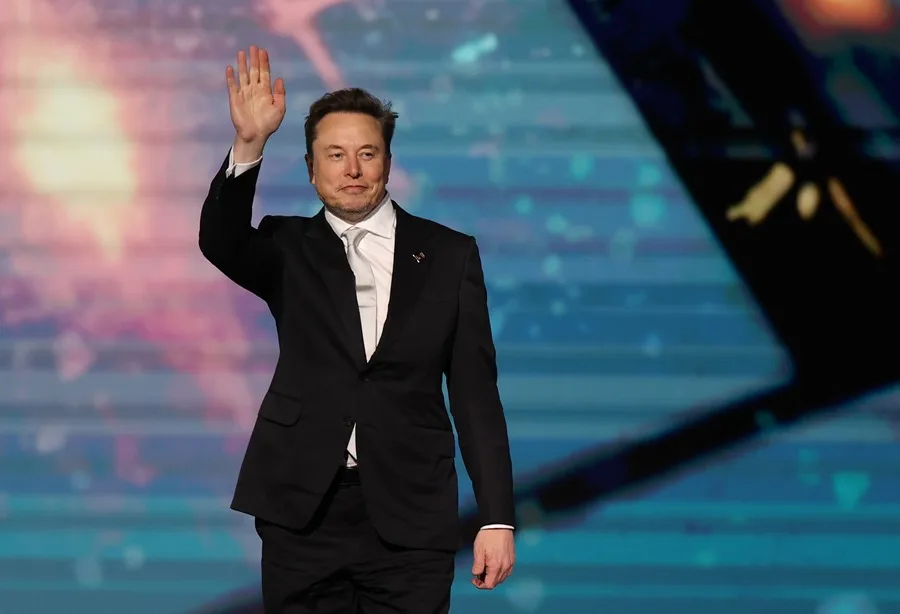 Elon Musk anuncia que Tesla y xAI crearán ‘Macrohard’ para el desarrollo autónomo de software