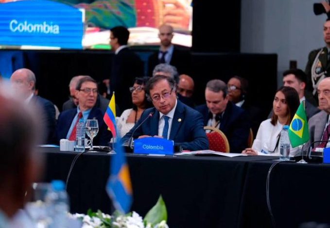 Colombia traspasa a Uruguay la presidencia pro tempore de la Celac