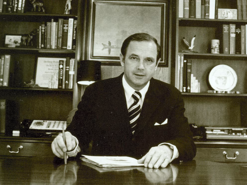 Fallece Alexander Butterfield, clave en el escándalo Watergate al revelar las grabaciones de Nixon