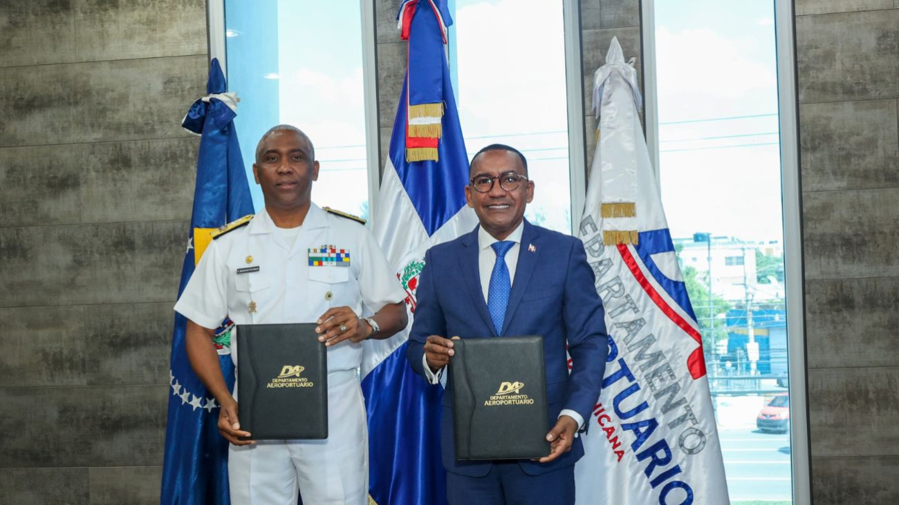 Departamento Aeroportuario y Armada firman acuerdo para ofrecer apoyo en situaciones de riesgo