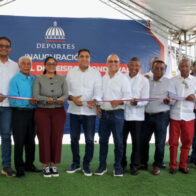 Ministerio de Deportes entrega remozado el estadio de béisbol en Elías Piña