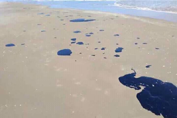 Derrame de crudo en México afecta 933 kilómetros de costa de Tabasco a Tamaulipas