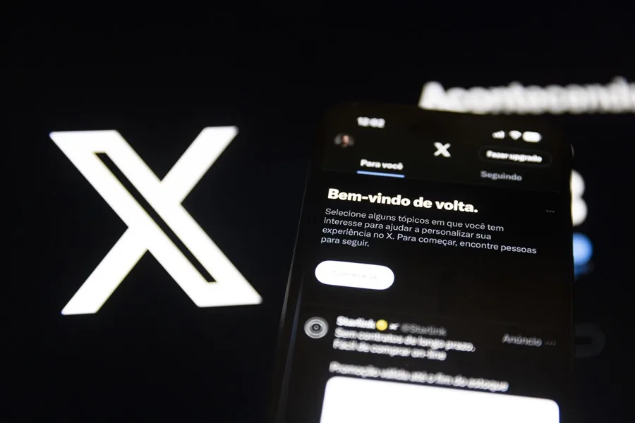 Una demanda alega que Grok, el chatbot de Musk, generó imágenes sexuales para ganar usuarios