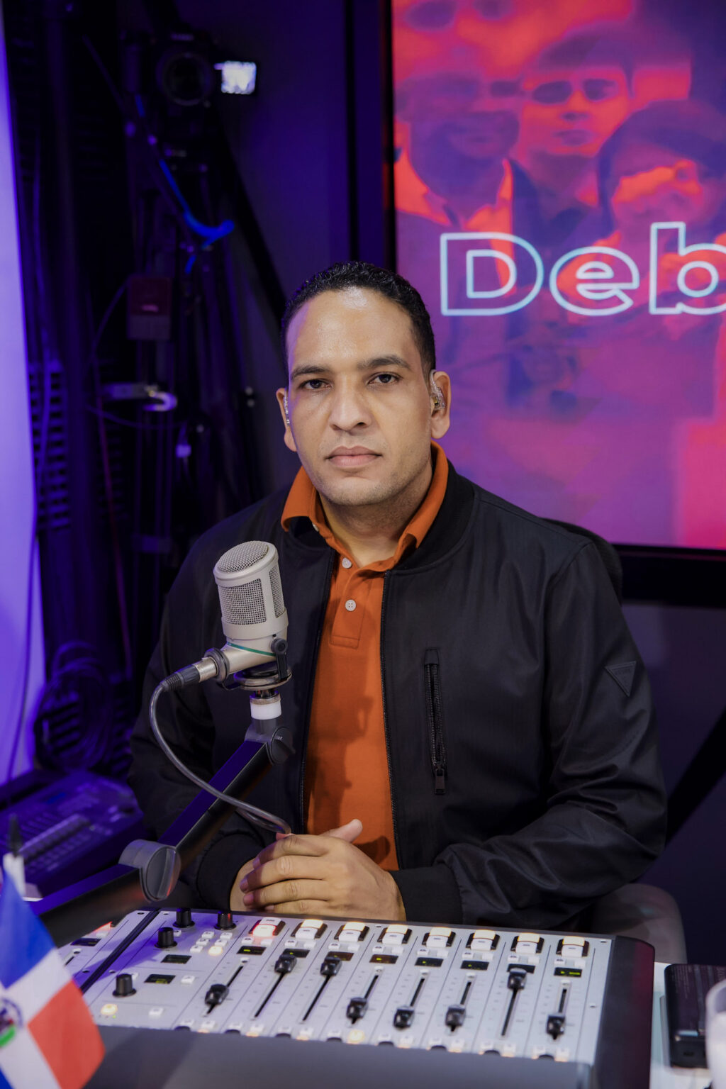 Denuncian supuesto complot interno en el PRM para desplazar a Ricardo de los Santos de la presidencia del Senado