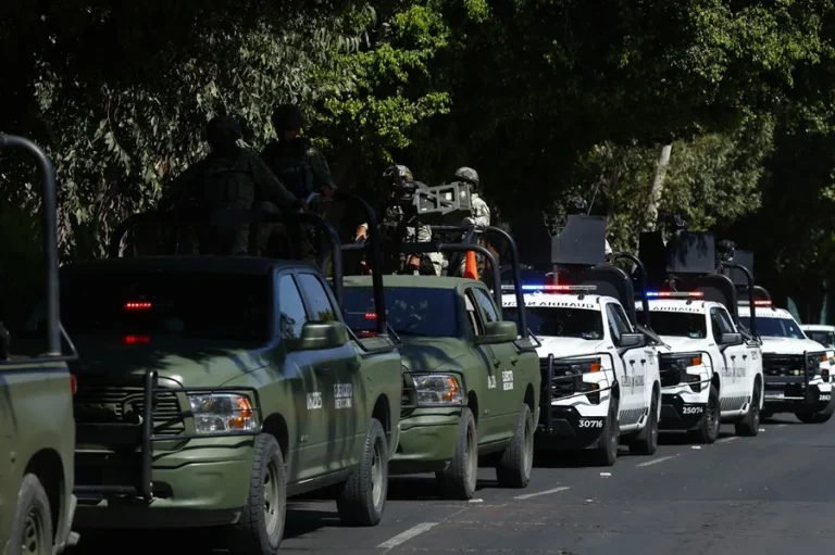 Ataúd dorado, música regional y mucha seguridad, el entierro de El Mencho en Guadalajara