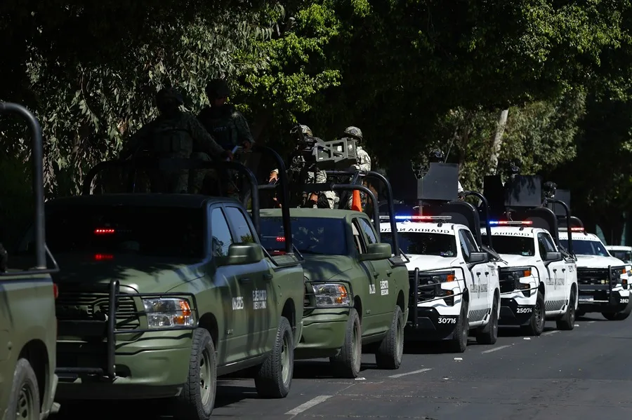 Ataúd dorado, música regional y mucha seguridad, el entierro de El Mencho en Guadalajara