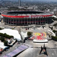 Un hombre muere al caer en la zona de palcos en la reapertura del Estadio Azteca