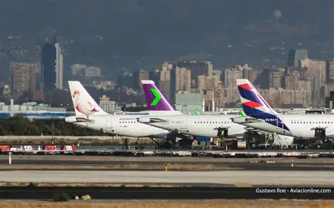 Aerolíneas en Chile alertan que subida sostenida del petróleo tendrá efectos en tarifas