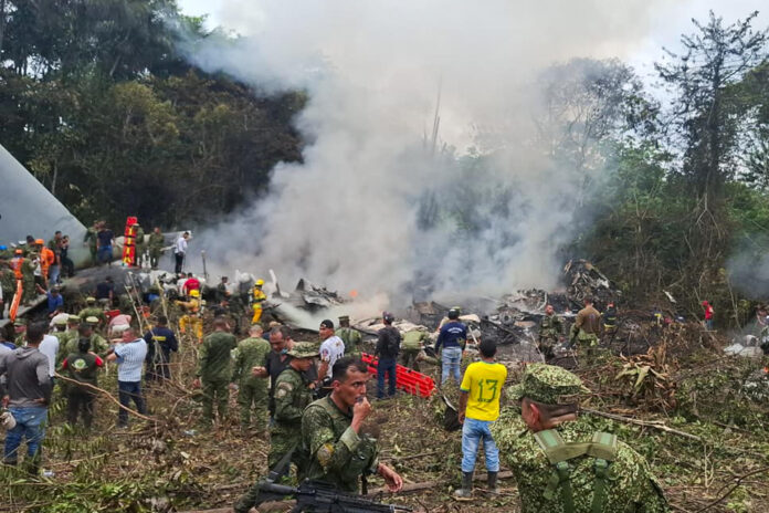 Sube a 34 el número de militares colombianos muertos en accidente de un avión Hércules
