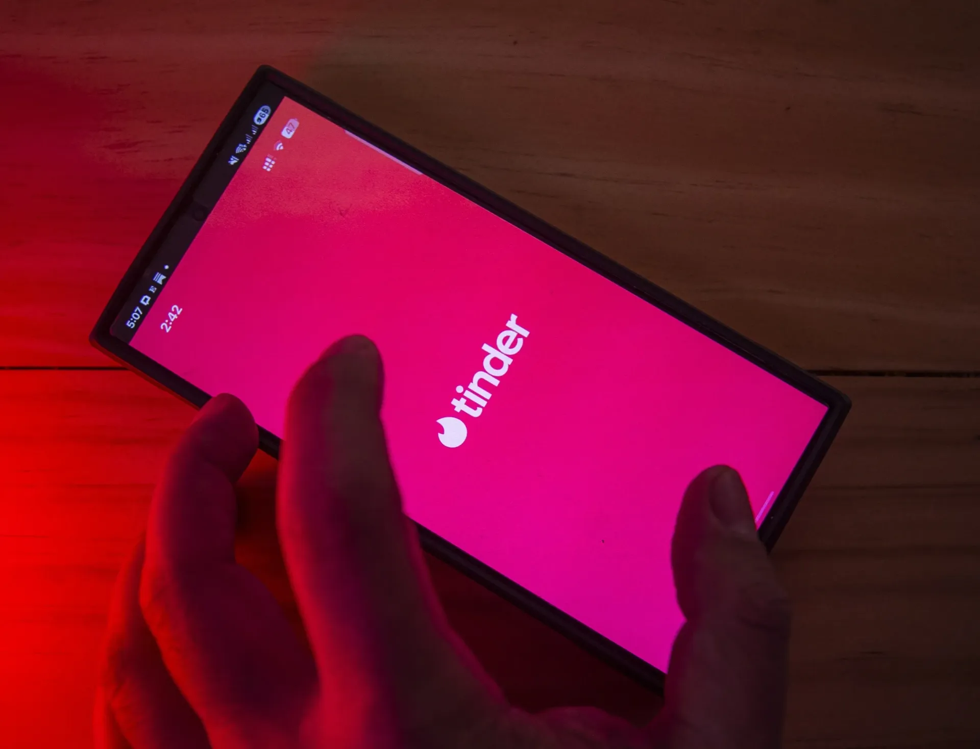 Tinder incorpora más IA a la aplicación para crear ‘matches’ "más personalizados"