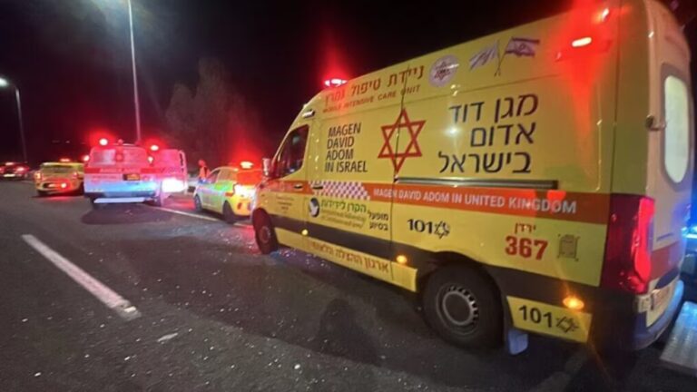 Al menos un muerto y dos heridos en el norte de Israel tras un ataque del grupo terrorista Hezbollah con misiles y drones