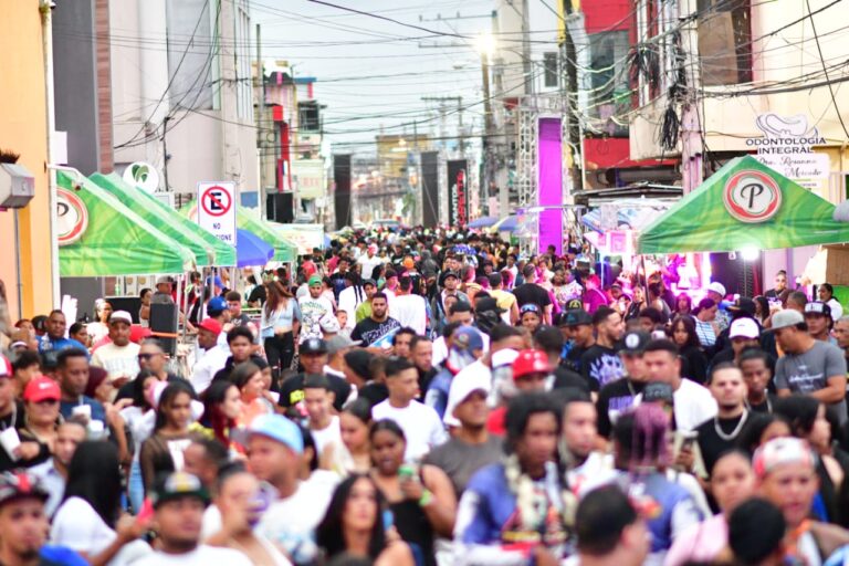 Festituricarnaval reúne a más de 375 mil personas en sus primeros conciertos de pura dominicanidad