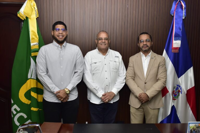 ITLA y Dirección General de Embellecimiento coordinan jornada de limpieza en sus instalaciones