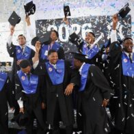 Los Yankees celebran graduación de prospectos y refuerzan compromiso con la educación integral en RD