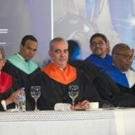 Presidente Abinader encabeza primera graduación de postgrado en Administración Pública de la UASD