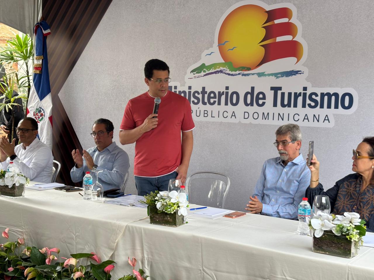 “¡Yo no robo!”; Collado garantiza culminación total de obras en la Ciudad Colonial