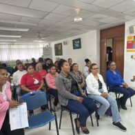 Gobernadora Adela Tejada entrega bonos a mujeres emprendedoras de Bonao