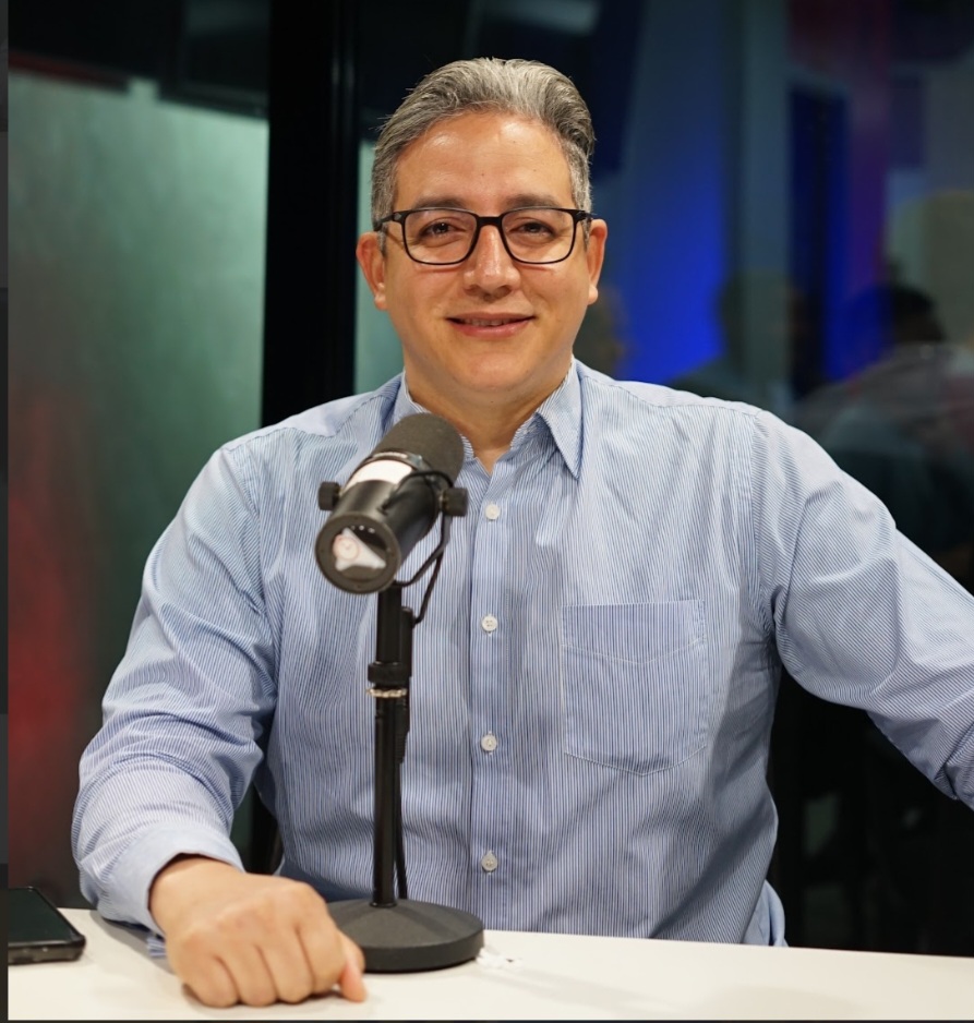 Rodolfo Santos plantea que RD apoye a EE. UU. y propone servicio militar obligatorio ante tensiones con Irán