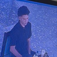 DICRIM persigue a hombre acusado de secuestro y robo de más de US$700 mil en criptomonedas en Santiago