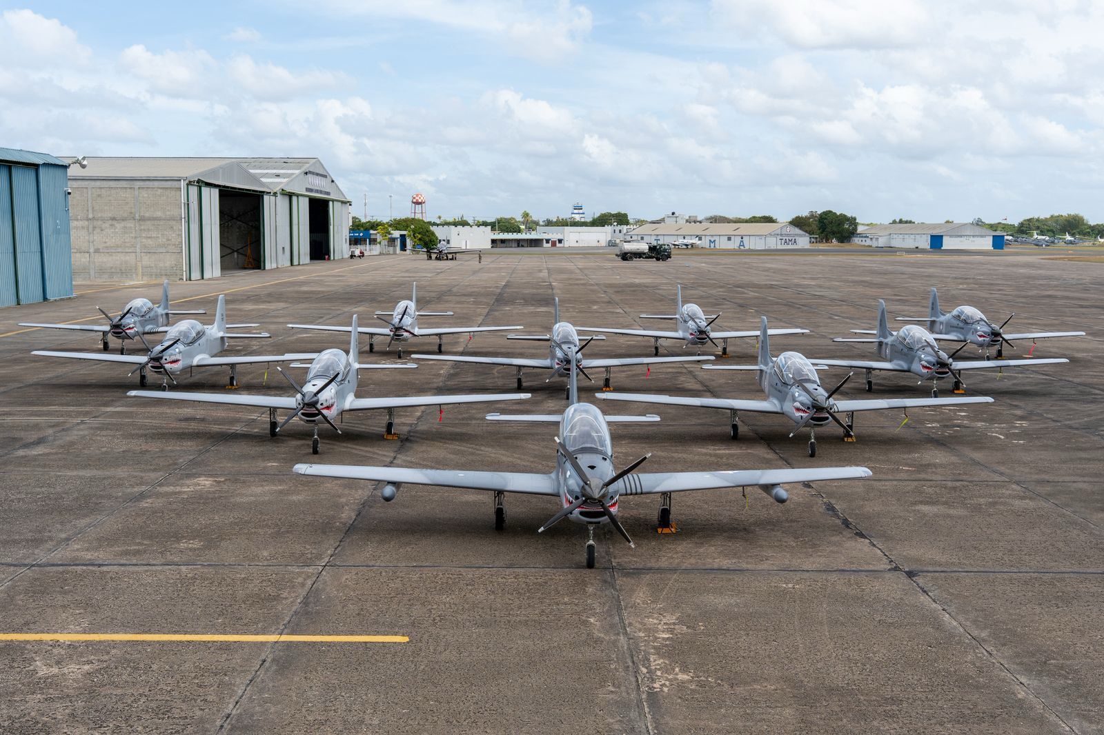 RD consolida su industria aeronáutica con la primera decena de aviones TP-75 Dulus ensamblados localmente