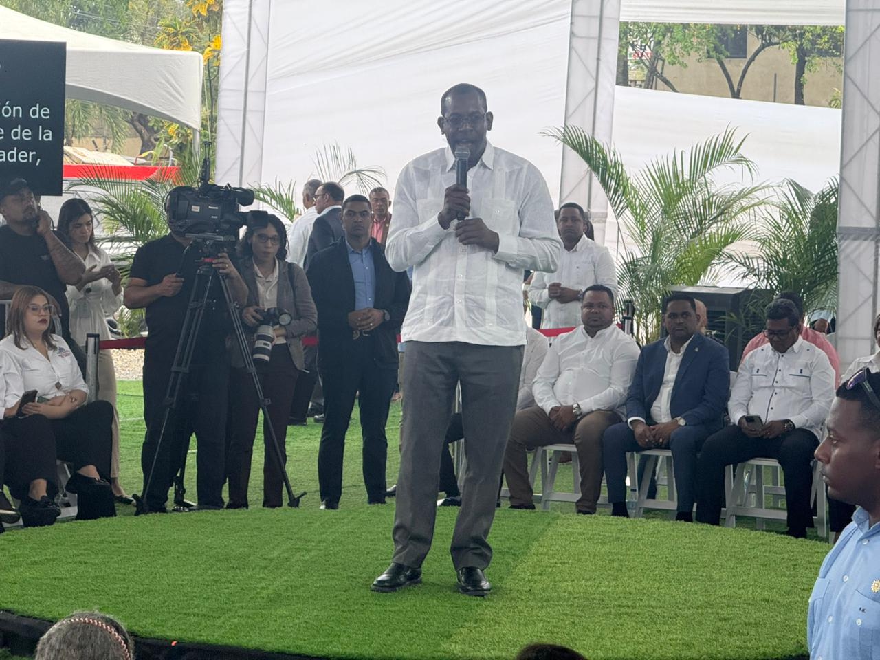 Director del Utect destaca ahorro de más de RD$55 millones para familias con titulación en Hato Nuevo II