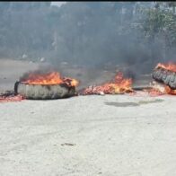 Protestan con quema de neumáticos en Navarrete por falta de agua tras inauguración de acueducto