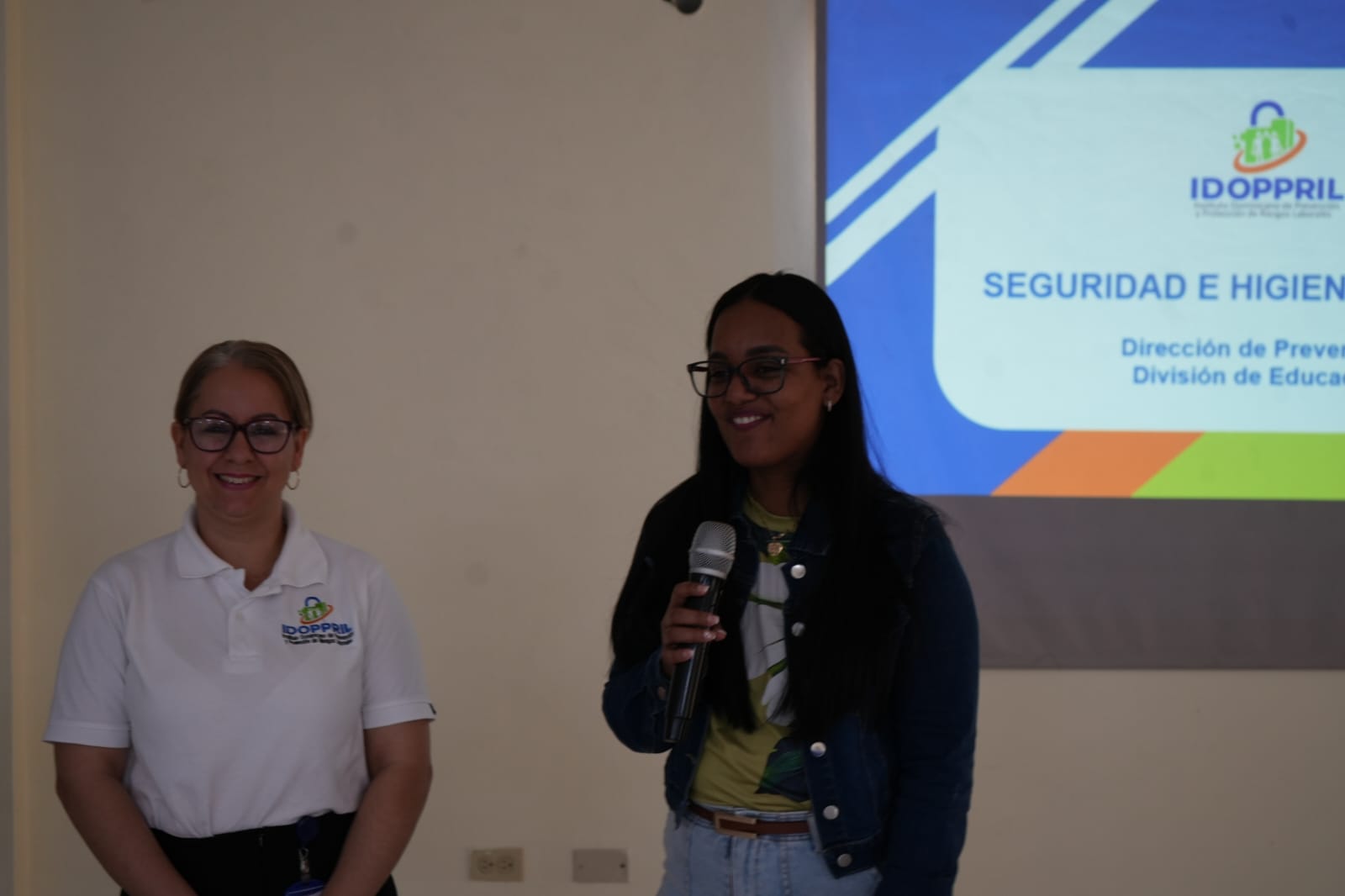 Dirección Regional de Educación 03 Azua e IDOPPRIL realizan conversatorio sobre salud e higiene en el trabajo