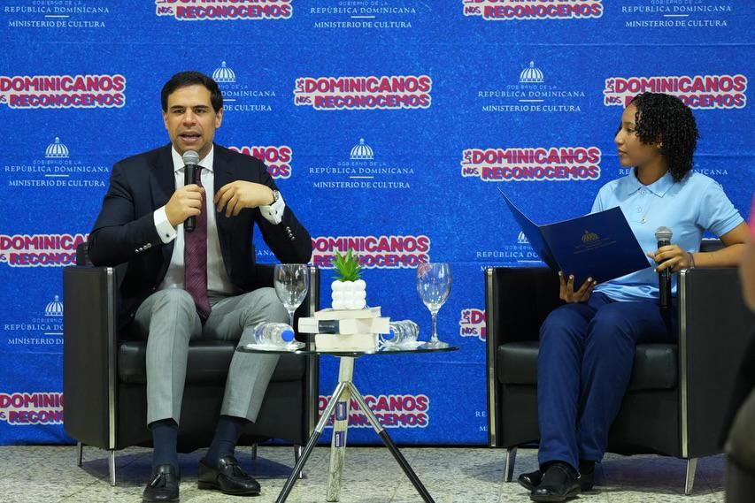 Cultura y Distrito 14-04 realizan encuentro “El Poder de las Buenas Palabras” en Samaná