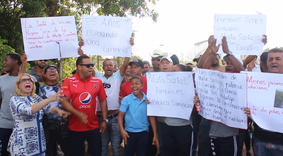 Protestan en Bayaguana para exigir carretera prometida desde hace más de 25 años
