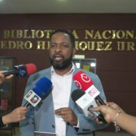 Gilmer Martínez presenta su libro “La Marca de Siete Mujeres” y resalta el valor histórico y espiritual de la mujer