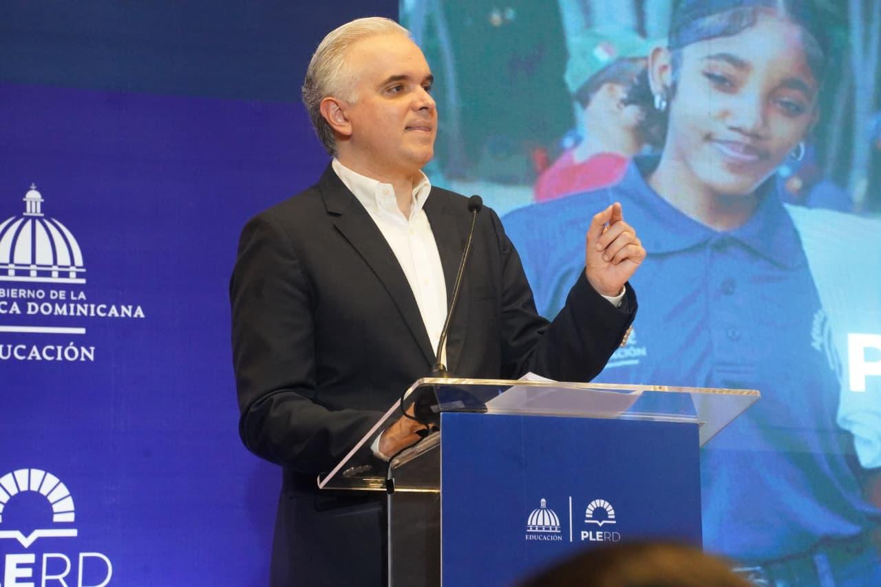 Ministro Luis Miguel De Camps impulsa buenas prácticas en el servicio voluntario estudiantil