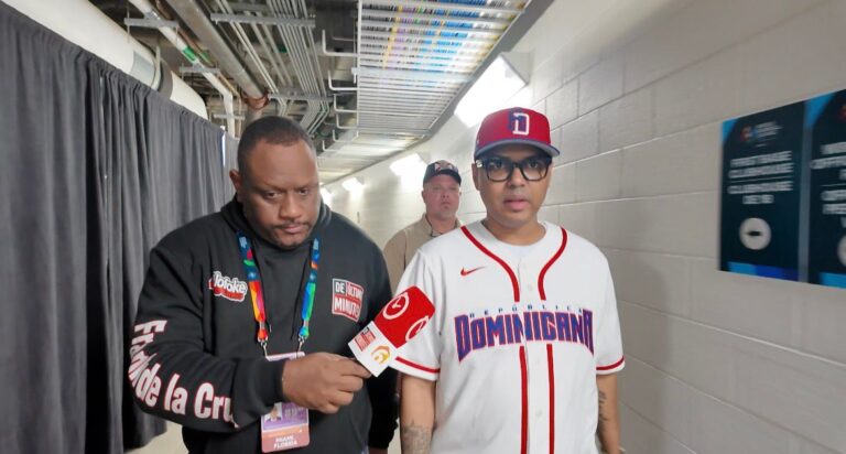 Santiago Matías destaca unidad de los dominicanos tras lanzar la primera bola en el Clásico Mundial