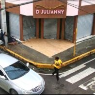 Policía identifica presuntos asaltantes de mujer a plena luz del día en Santiago