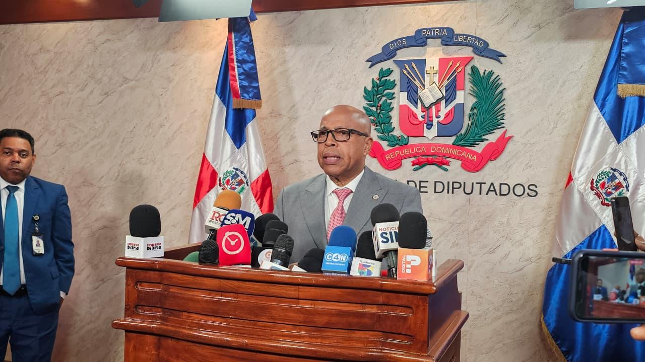 Pacheco llama al Gobierno a mantener vigilancia económica ante impacto del conflicto en Medio Oriente