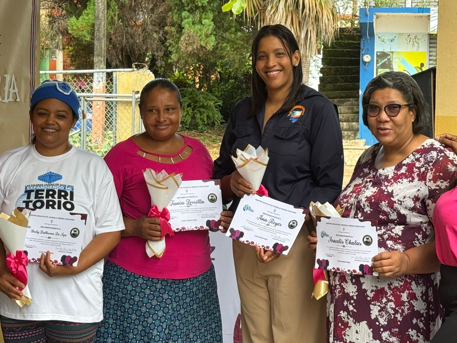 Centro Educativo Daniela Ondina Graciano de Las Galeras reconoce mujeres destacadas en el Día Internacional de la Mujer