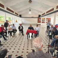 General Miguel Mata Rodríguez sostiene encuentro con la prensa en Bonao para fortalecer vínculos con la comunidad