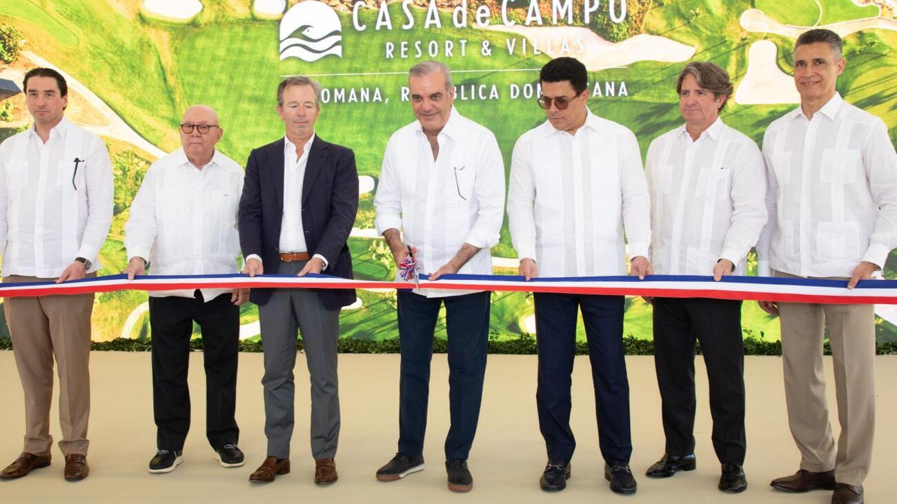 Abinader participa en inauguración de la reapertura de “Teeth of the Dog” en Casa de Campo