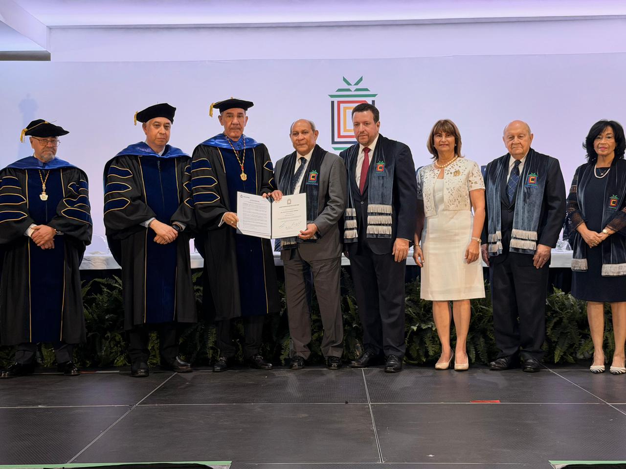 UNICARIBE gradúa a 2180 nuevos profesionales y otorga doctorado Honoris Causa a Franklin García Fermín