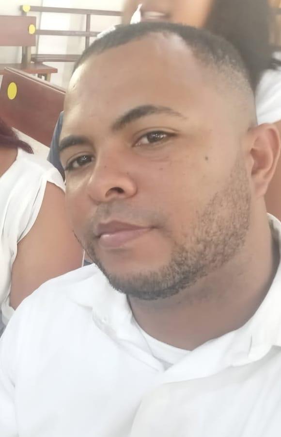 Matan a peluquero de varios disparos durante balacera tras discusión en cancha de Altos de Rafey, Santiago