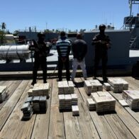 Ofensiva total contra el narcotráfico: incautan 261 paquetes de presunta cocaína y arrestan dos hombres en Baní