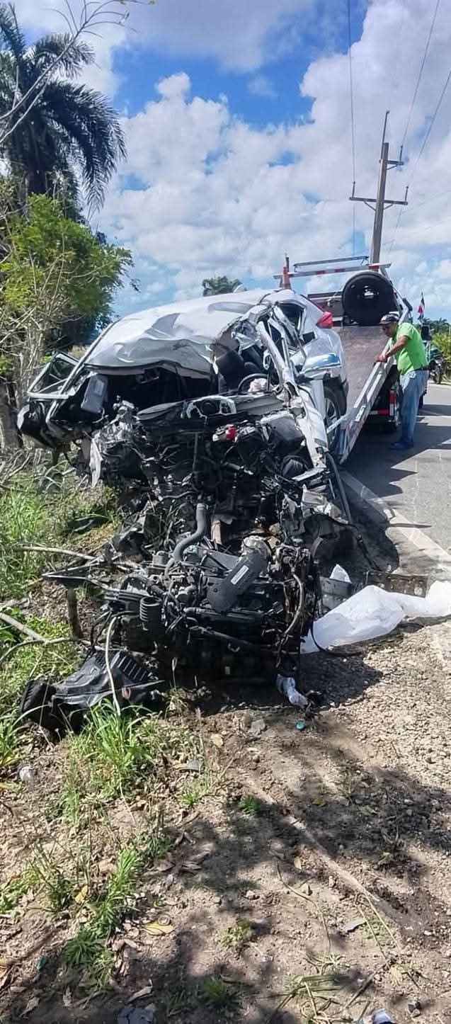 Accidente de tránsito en Higüey deja cuatro jóvenes fallecidos tras choque contra poste eléctrico