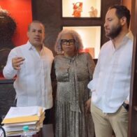 Emilio y Raeldo López agradecen a César Junior aceptar solicitud de participación de Martha Candela en Premios Soberano