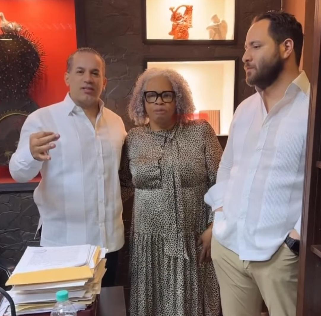 Emilio y Raeldo López agradecen a César Junior aceptar solicitud de participación de Martha Candela en Premios Soberano